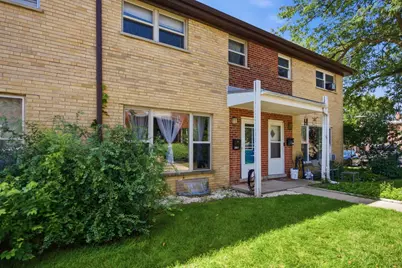 207 Linn Court #B, North Aurora, IL 60542 - Photo 3