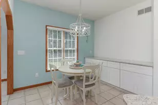 25 Spring Ridge Cir, Bloomington, IL 61704 - Photo 9