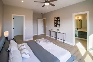 551 E 47th St, Chicago, IL 60615 - Photo 19