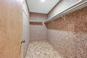 705 Ruskin Dr, Elk Grove Village, IL 60007 - Photo 25