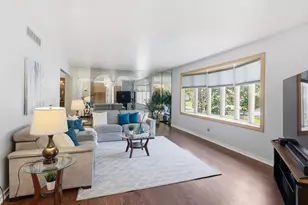 705 Ruskin Dr, Elk Grove Village, IL 60007 - Photo 5
