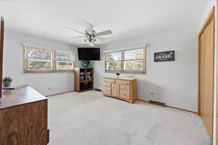 705 Ruskin Dr, Elk Grove Village, IL 60007 - Photo 23