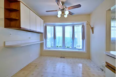 2307 E Sherwood Road, Arlington Heights, IL 60004 - Photo 17