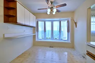 2307 E Sherwood Rd, Arlington Heights, IL 60004 - Photo 17