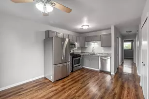 720 Sundown Rd, South Elgin, IL 60177 - Photo 5