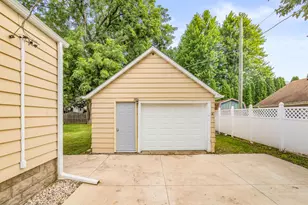130 W Garfield St, Waterman, IL 60556 - Photo 29