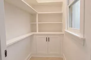 8119 S South Shore Dr, Chicago, IL 60617 - Photo 9