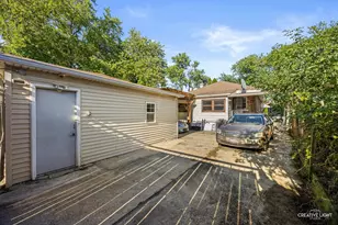 4952 N Central Park Ave, Chicago, IL 60625 - Photo 25
