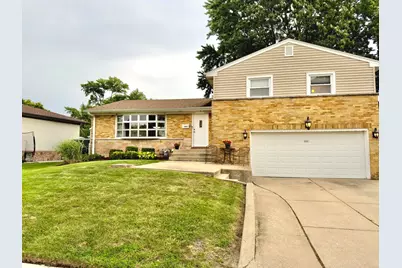 1661 Charleston Court, Melrose Park, IL 60160 - Photo 3