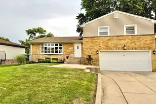 1661 Charleston Ct, Melrose Park, IL 60160 - Photo 3