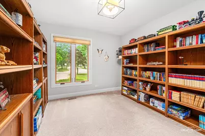 8409 Mending Wall Drive, Woodridge, IL 60517 - Photo 15