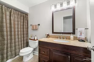 8409 Mending Wall Dr, Woodridge, IL 60517 - Photo 13