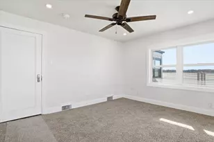 297 E Lakeview Ave, Round Lake Beach, IL 60073 - Photo 41