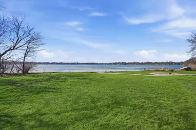297 E Lakeview Avenue, Round Lake Beach, IL 60073 - Photo 53
