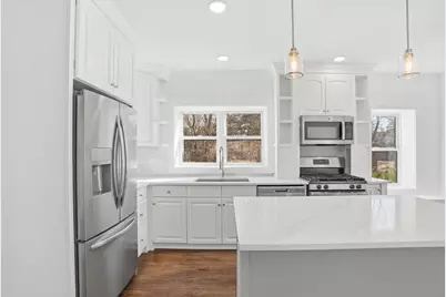 297 E Lakeview Avenue, Round Lake Beach, IL 60073 - Photo 9
