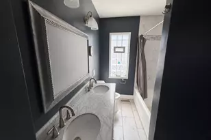 8627 S Colfax Ave, Chicago, IL 60617 - Photo 11