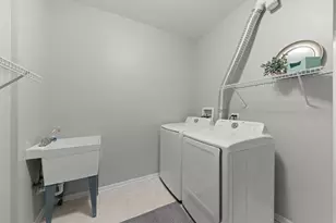 430 Woodhill Dr, Carol Stream, IL 60188 - Photo 27