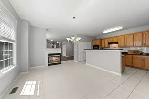 430 Woodhill Dr, Carol Stream, IL 60188 - Photo 13