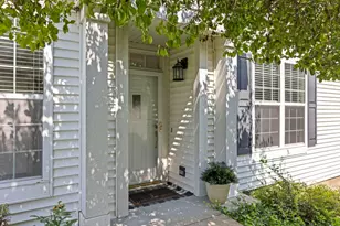 430 Woodhill Dr, Carol Stream, IL 60188 - Photo 3