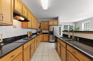 430 Woodhill Dr, Carol Stream, IL 60188 - Photo 17
