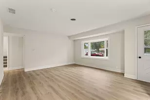 158 N Prairie Ave, Mundelein, IL 60060 - Photo 3