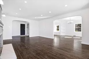 297 E Lakeview Ave, Round Lake Beach, IL 60073 - Photo 23