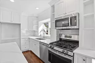 297 E Lakeview Ave, Round Lake Beach, IL 60073 - Photo 11