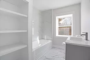297 E Lakeview Ave, Round Lake Beach, IL 60073 - Photo 45