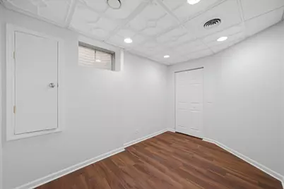 2210 Fieldcrest Drive, Mundelein, IL 60060 - Photo 23