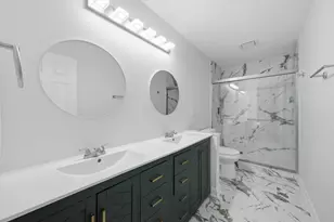 2210 Fieldcrest Dr, Mundelein, IL 60060 - Photo 13