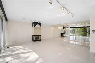 137 Avon Rd, Northbrook, IL 60062 - Photo 5