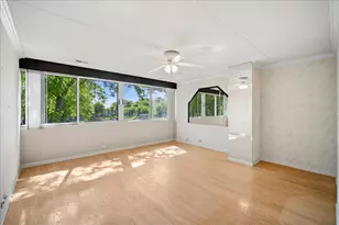 137 Avon Rd, Northbrook, IL 60062 - Photo 13