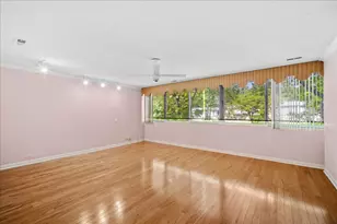 137 Avon Rd, Northbrook, IL 60062 - Photo 15