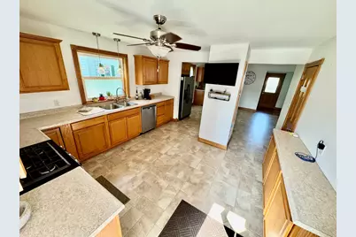 324 S 7th Street, Dekalb, IL 60115 - Photo 5
