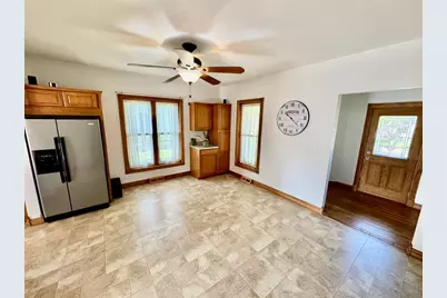 324 S 7th Street, Dekalb, IL 60115 - Photo 3