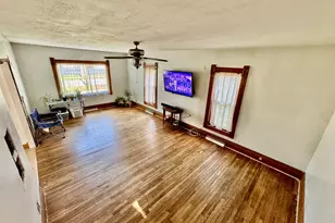 324 S 7th St, Dekalb, IL 60115 - Photo 9