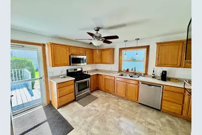 324 S 7th Street, Dekalb, IL 60115 - Photo 7