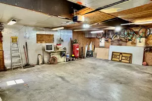 324 S 7th St, Dekalb, IL 60115 - Photo 27
