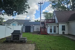 302 W Main St, Carmi, IL 62821 - Photo 13