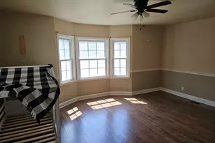 302 W Main St, Carmi, IL 62821 - Photo 23
