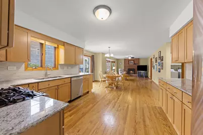 1N145 Glenrise Court, Glen Ellyn, IL 60137 - Photo 9
