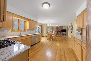 1N145 Glenrise Ct, Glen Ellyn, IL 60137 - Photo 9