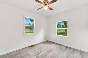 911 W Eureka St, Braidwood, IL 60408 - Photo 9