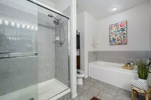 360 W Illinois Ave, Chicago, IL 60654 - Photo 23