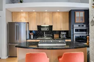 360 W Illinois Ave, Chicago, IL 60654 - Photo 17