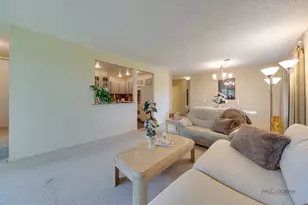 2 Timber Ln, Vernon Hills, IL 60061 - Photo 3