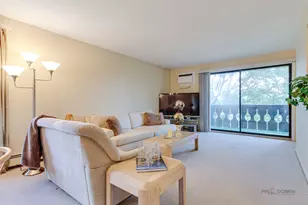 2 Timber Ln, Vernon Hills, IL 60061 - Photo 7