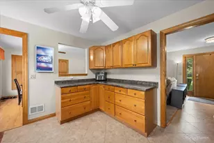 233 S Western Ave, Bartlett, IL 60103 - Photo 11