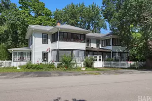 25036 W 1st St, Antioch, IL 60002 - Photo 3