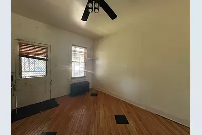 10509 S Corliss Avenue, Chicago, IL 60628 - Photo 5